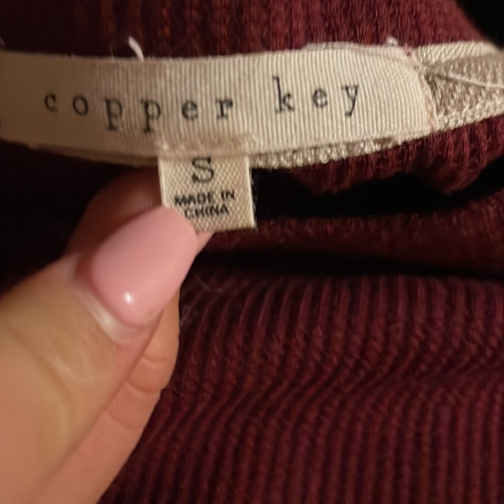 SweTer - Picture 2 of 2